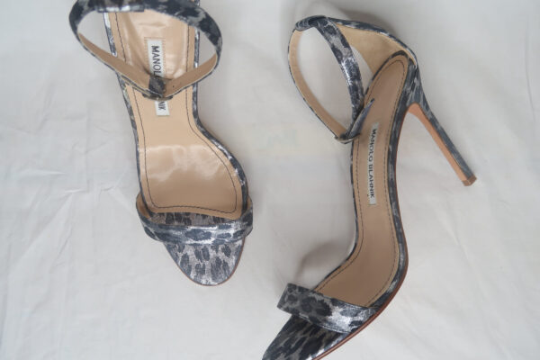 MANOLA BLAHNIK Leopard Print Satin Shoes - Image 9